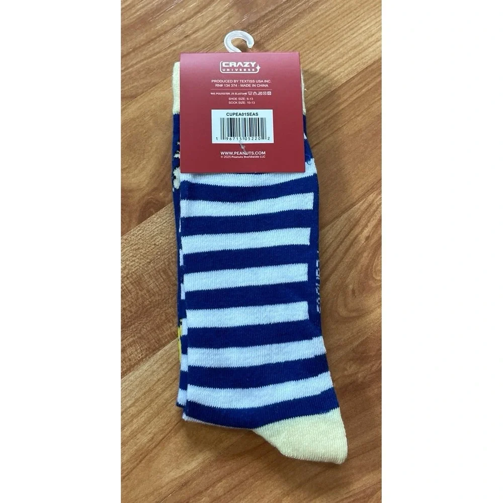 Peanuts‎ Snoopy Crew Socks Adult Size 6-13
